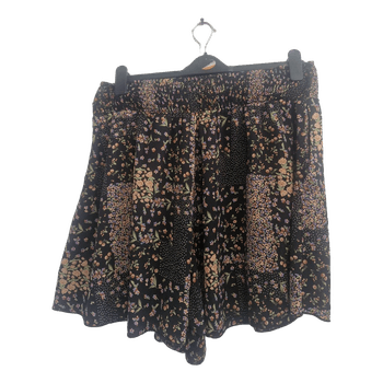 Short floral Emery Rose