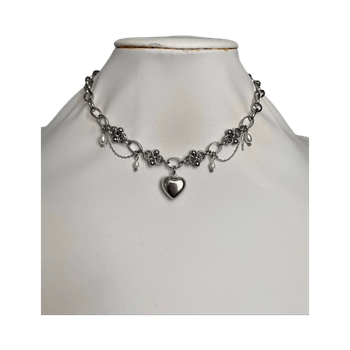 Princess heart necklace