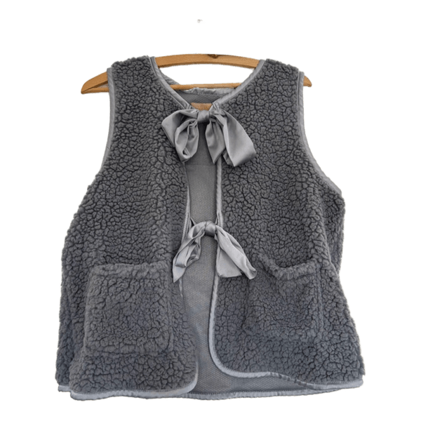 Grå teddy vest med bindebånd