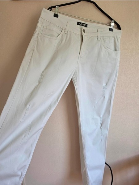 Zumo distressed white jeans. Balti džinsai