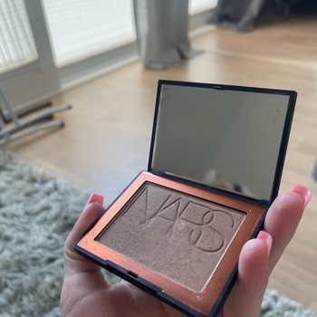 Laguna bronzing powder