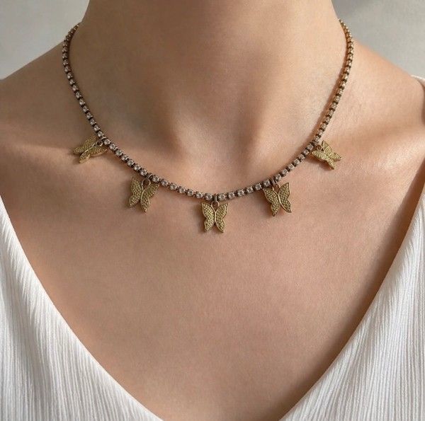 Kullan sävyinen perhos choker kaulakoru