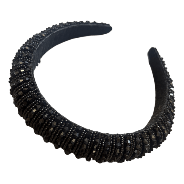 Svart diadem med pärlor