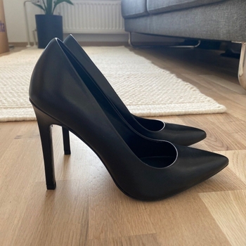 Calvin klein heels