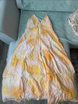 Kollane tie-dye maksikleit