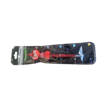 punainen huultenrajauskynä siveltimellä