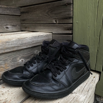 Air Jordan 1 Mid