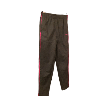 Mustat urheiluhousut vaaleanpunaisilla yksityiskohdilla