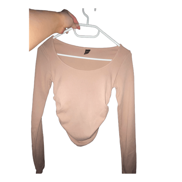 Beige ribattu pitkähihainen paita