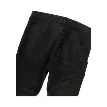 Musta skinny farkut