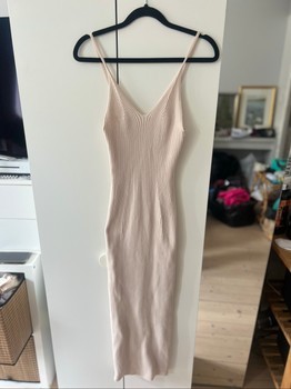 Beige ribbed knit dress