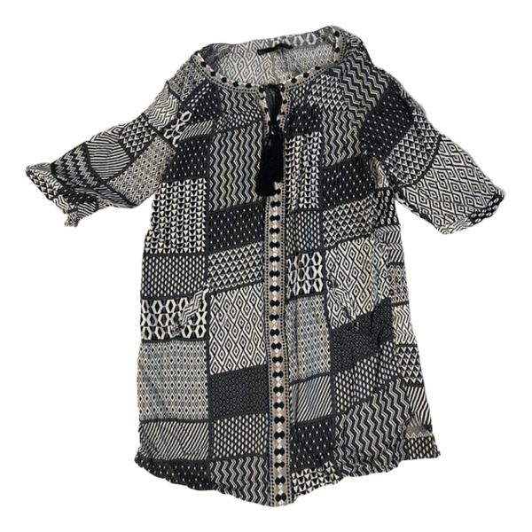 Black and white patterned dress