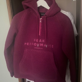 Peak performance hoodie