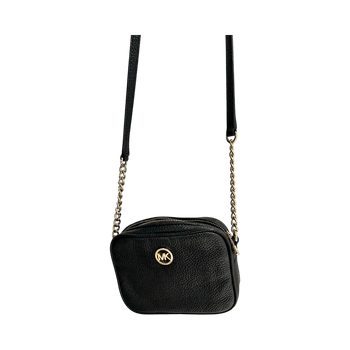 Musta nahkainen olkalaukku