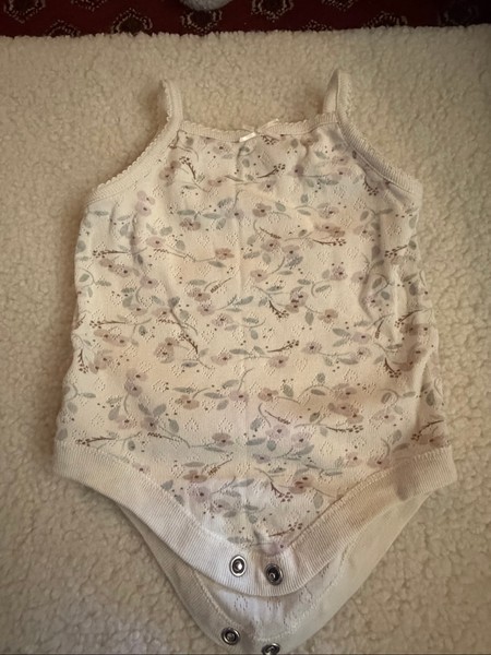 Floral print baby bodysuit