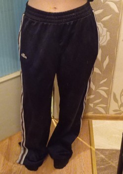Navy blue H&M tracksuit pants, size M.
