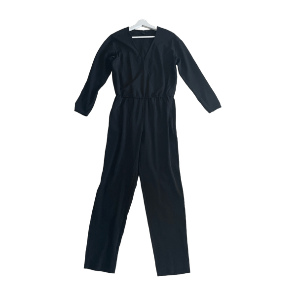 Musta jumpsuit