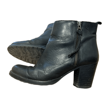 Boots Sixtyseven, size 38