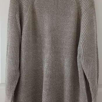 Beige neulepusero
