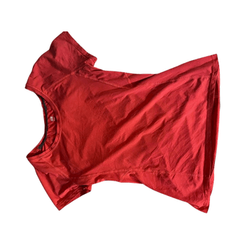 Punainen urheilupaita