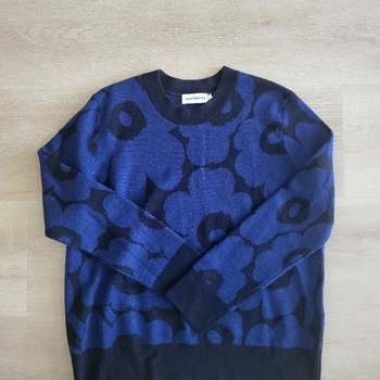 Marimekko Koolaus Pieni Unikko II neule