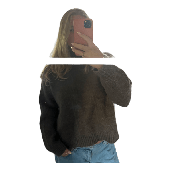 Brun striktrøje