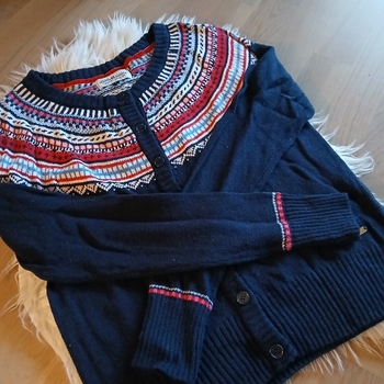 Hampton Republic neule