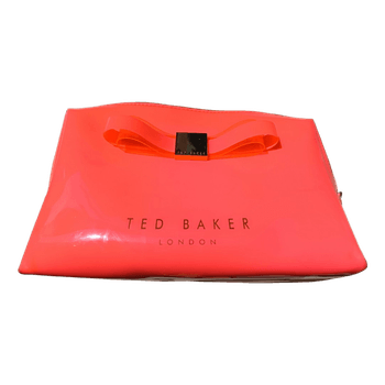Ted Baker meikkilaukku