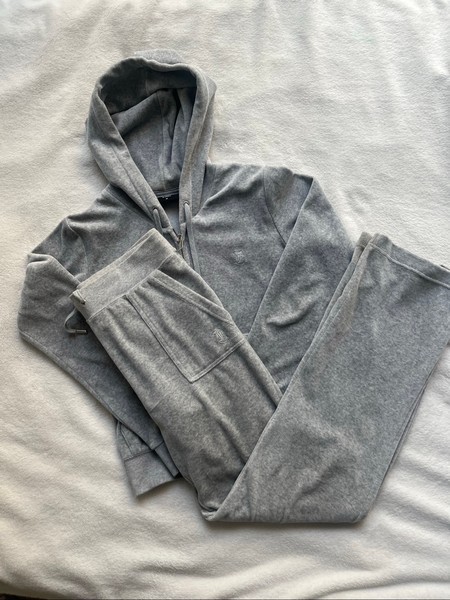 Juicy Couture harmaa velourasu