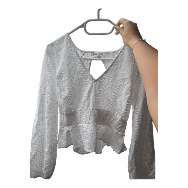 White lace long sleeve top