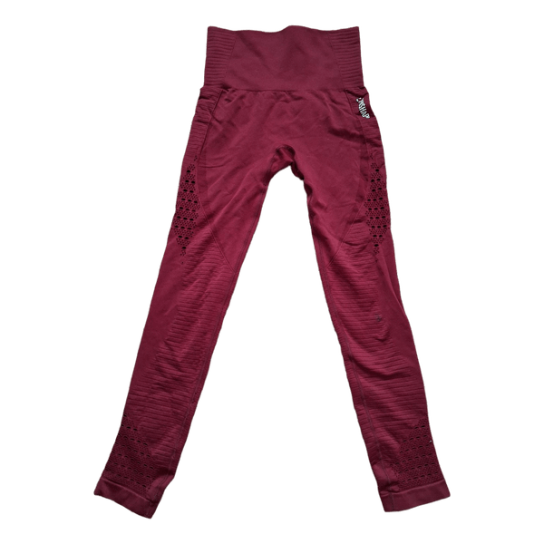 Punaiset Gymshark treenitrikoot
