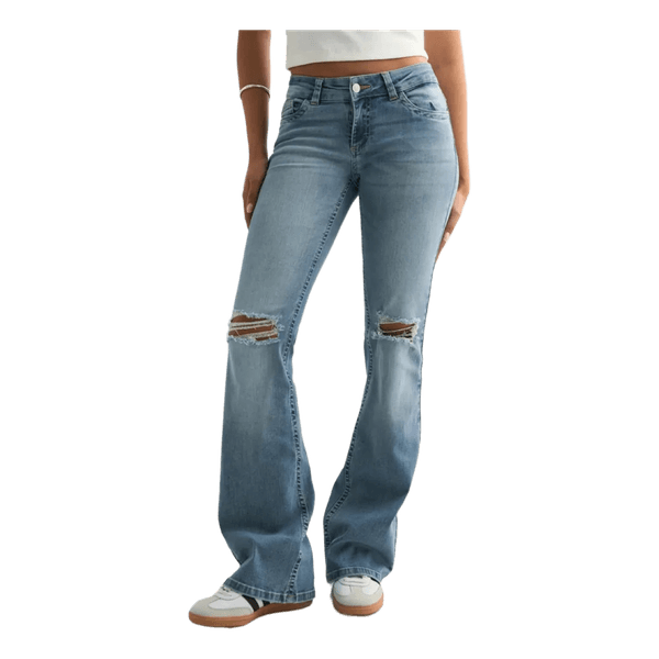 Blå jeans med huller
