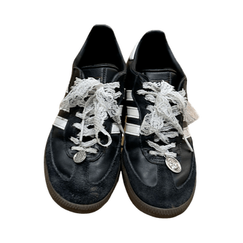 Adidas Samba with laces