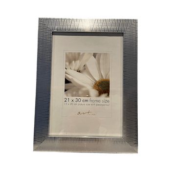 Hopean värinen valokuvakehys 