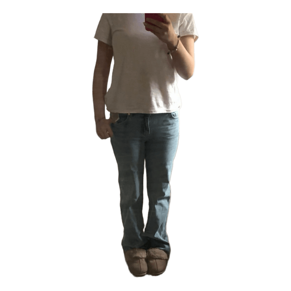 Ljusblå jeans