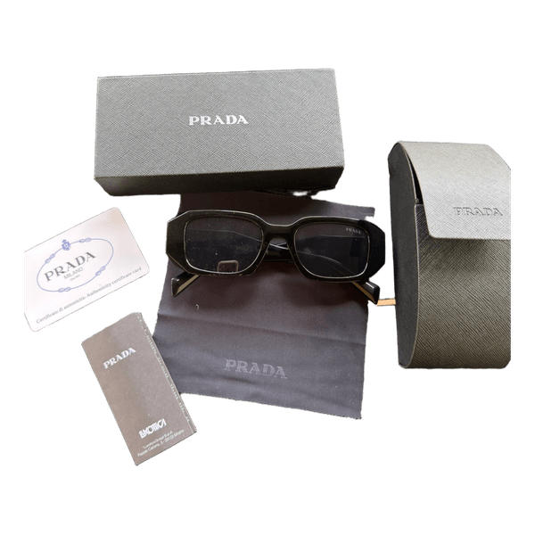 Prada Akiniai