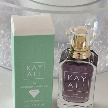 Kayali Yum Pistachio Gelato 33 eau de parfum,  10ml