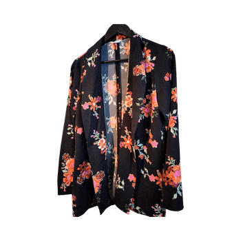 Kuvioitu musta takki