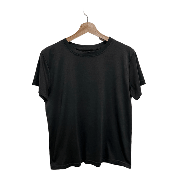 Black basic t-shirt