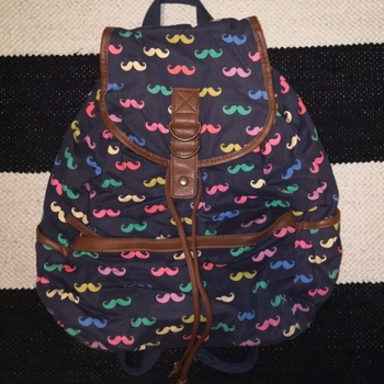 Accessorize reppu