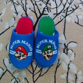 Super Mario siniset sisätossut