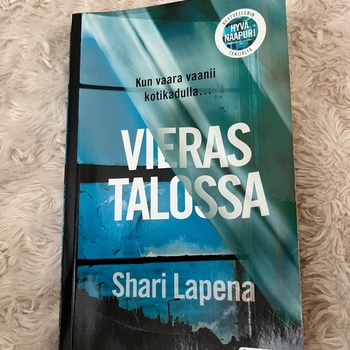 Shari Lapena Vieras talossa
