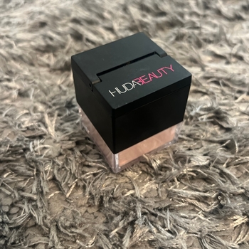Huda Beauty baby bake cherry blossom