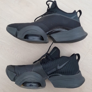 Naisten Nike treenikengät