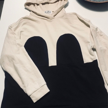 R/h studio hoodie
