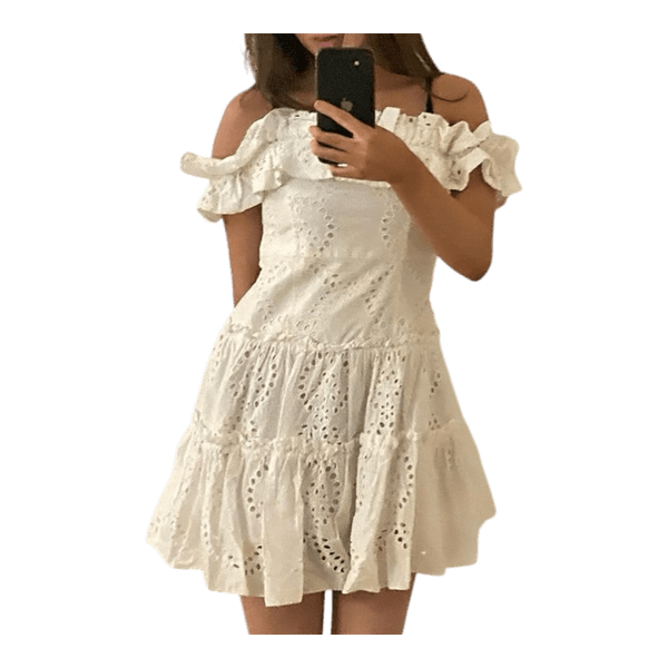 Valkoinen off-shoulder mekko