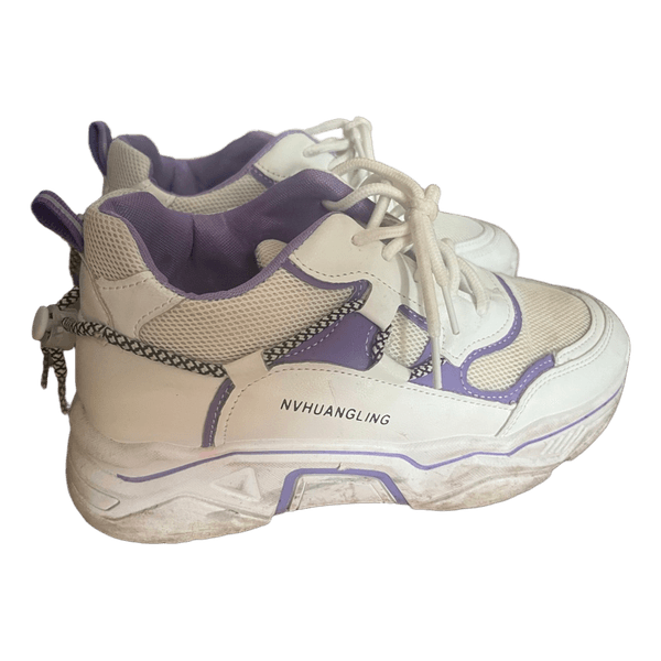 Hvide og lilla sneakers