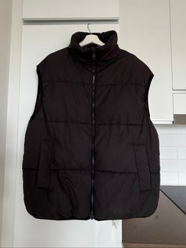 Musta H&M toppaliivi