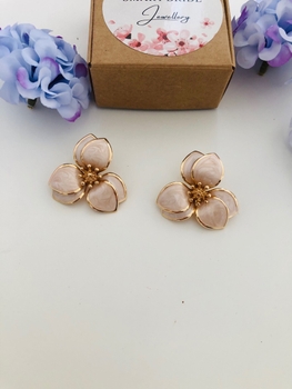 Pienet kukkakorvakorut UusiNew