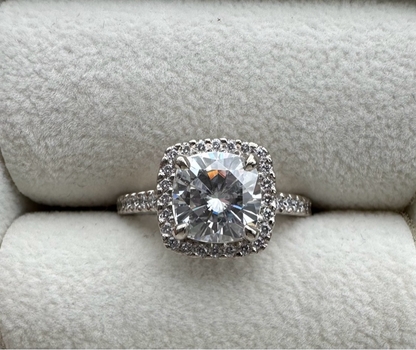 Valkokultainen 14k moissaniittisormus 2,5ct koko 18,25